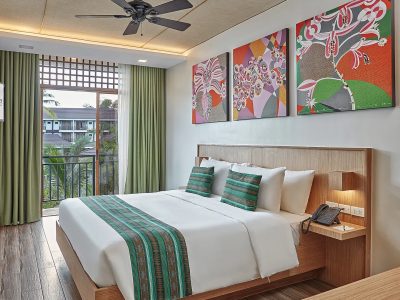 Taglay - King Size Bed (1)